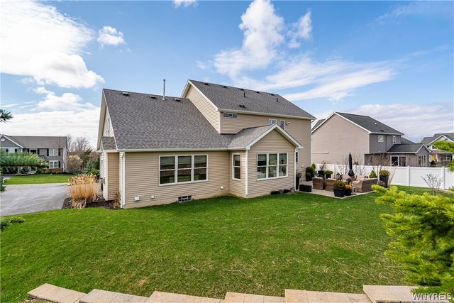 89 Arrowood Lane, Orchard Park, NY 14127