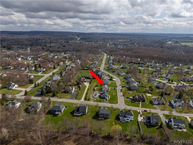89 Arrowood Lane, Orchard Park, NY 14127