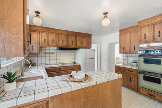 647 Pine Terrace, South San Francisco, CA 94080