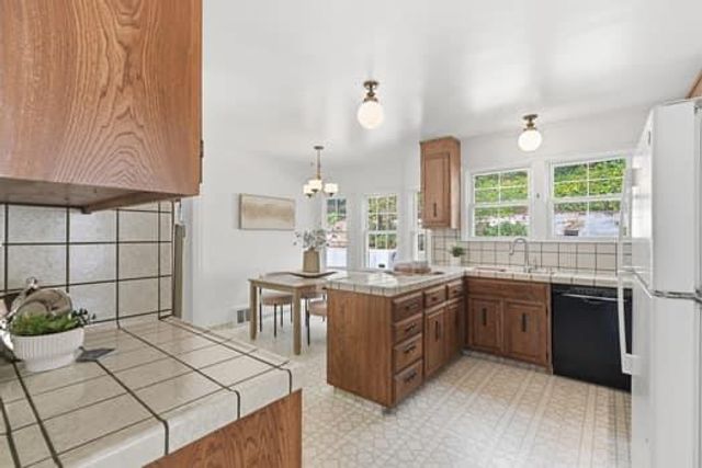 647 Pine Terrace, South San Francisco, CA 94080