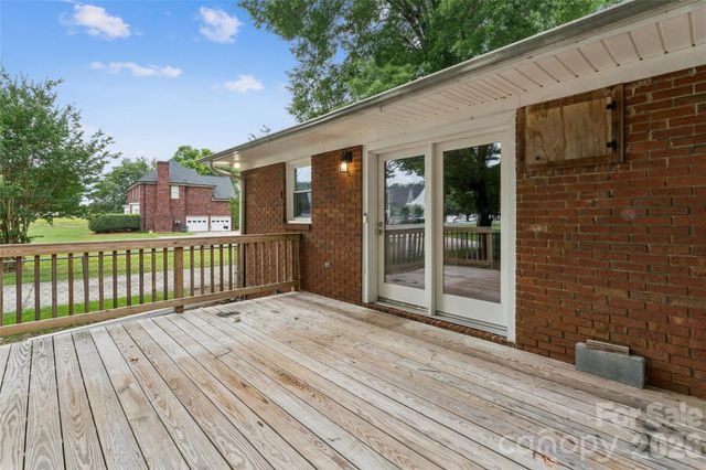 615 W 5th Street, Landis, NC 28088