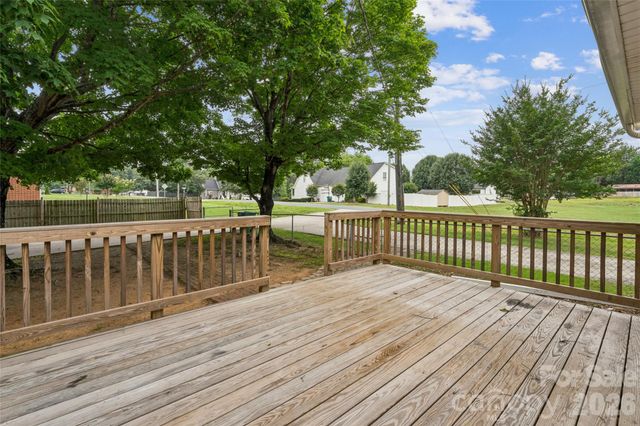 615 W 5th Street, Landis, NC 28088