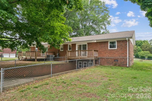 615 W 5th Street, Landis, NC 28088