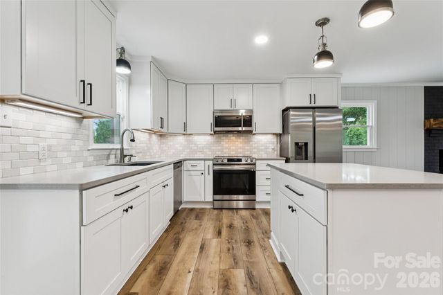 615 W 5th Street, Landis, NC 28088