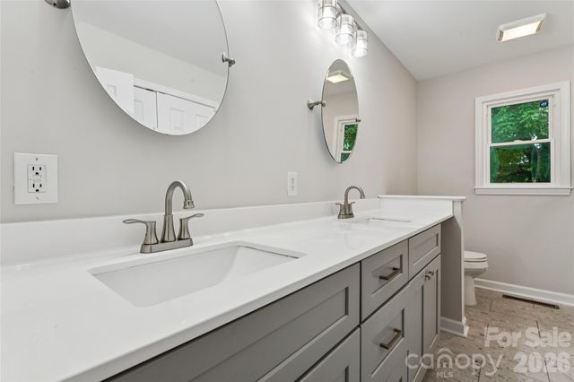615 W 5th Street, Landis, NC 28088