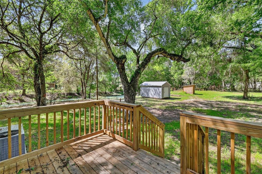 Image 18 of property listing at 4152 C 575, Bushnell, FL 33513