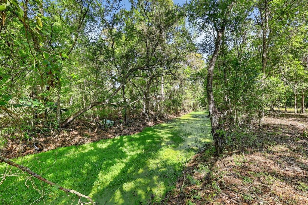 Image 21 of property listing at 4152 C 575, Bushnell, FL 33513