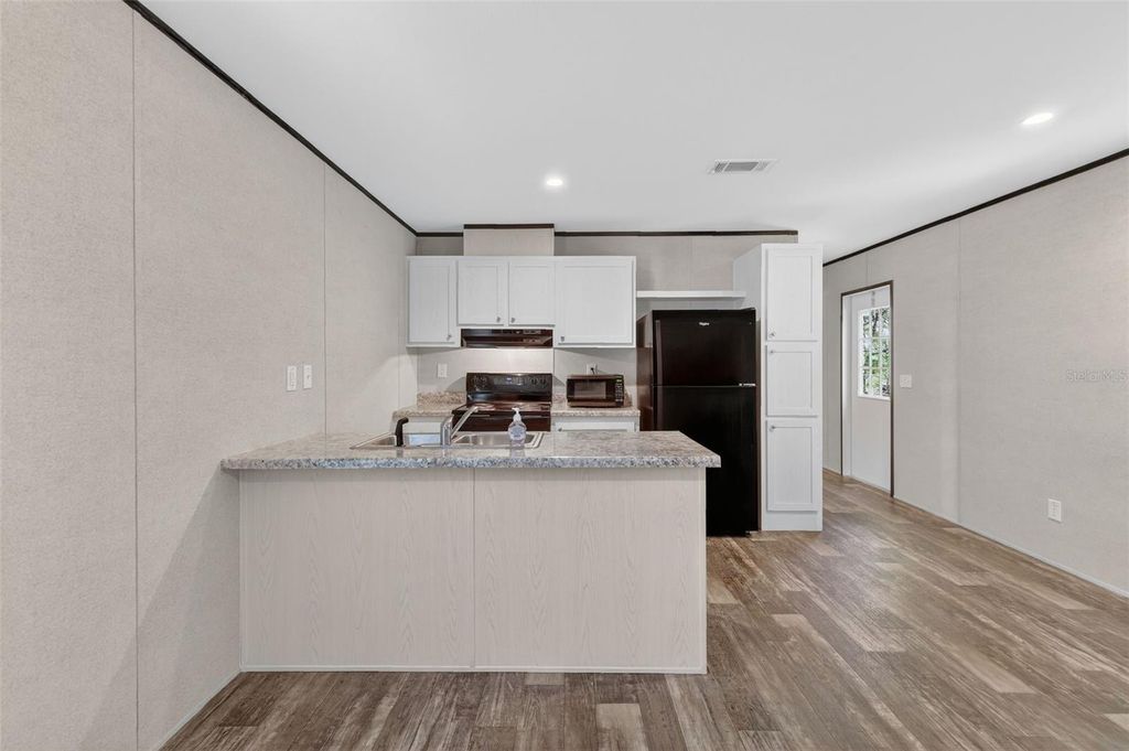 Image 6 of property listing at 4152 C 575, Bushnell, FL 33513