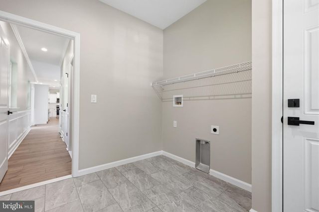 891 READING AVE, Yardley, PA 19067
