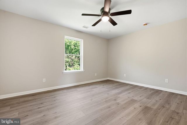 891 READING AVE, Yardley, PA 19067
