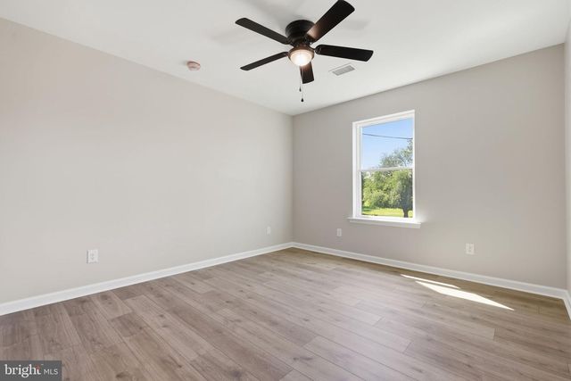 891 READING AVE, Yardley, PA 19067
