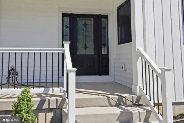 891 READING AVE, Yardley, PA 19067