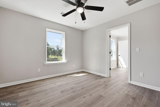 891 READING AVE, Yardley, PA 19067