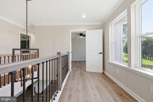 891 READING AVE, Yardley, PA 19067