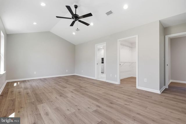 891 READING AVE, Yardley, PA 19067