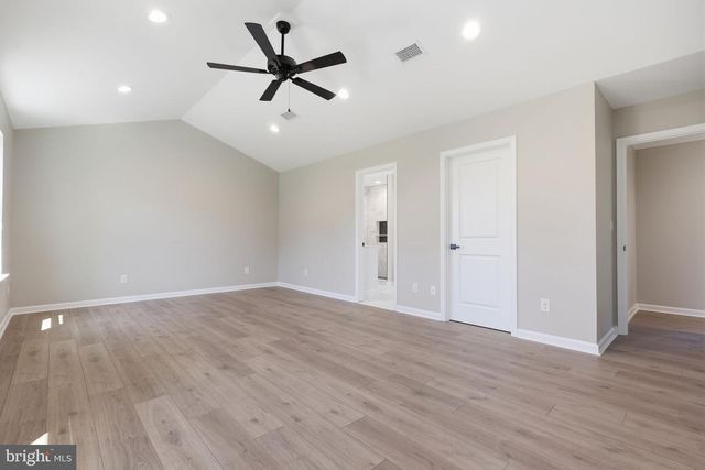 891 READING AVE, Yardley, PA 19067