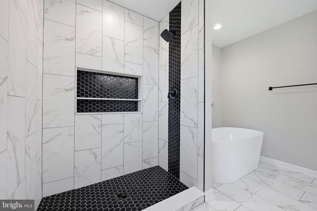 891 READING AVE, Yardley, PA 19067
