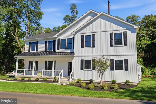 891 READING AVE, Yardley, PA 19067