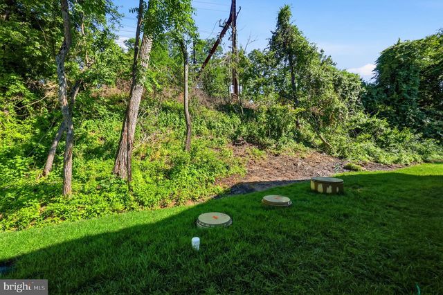 891 READING AVE, Yardley, PA 19067
