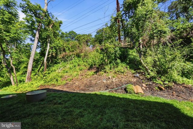 891 READING AVE, Yardley, PA 19067