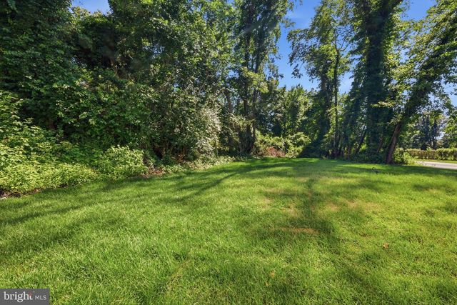 891 READING AVE, Yardley, PA 19067