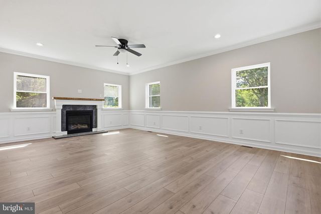 891 READING AVE, Yardley, PA 19067