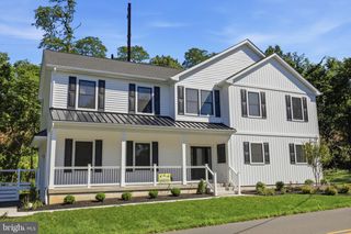 891 READING AVE, Yardley, PA 19067