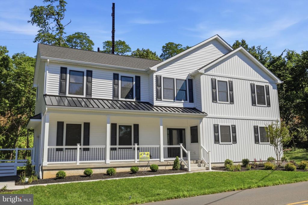 891 READING AVE, Yardley, PA 19067