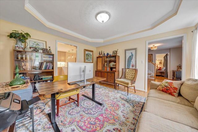 735 Ridgecrest LN, Roanoke, VA 24019