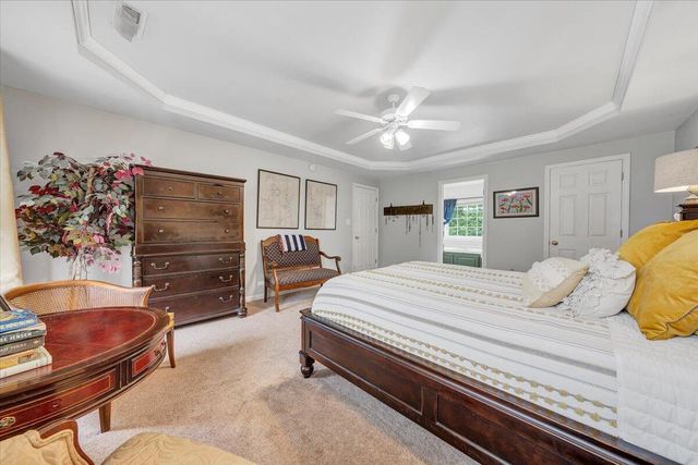 735 Ridgecrest LN, Roanoke, VA 24019