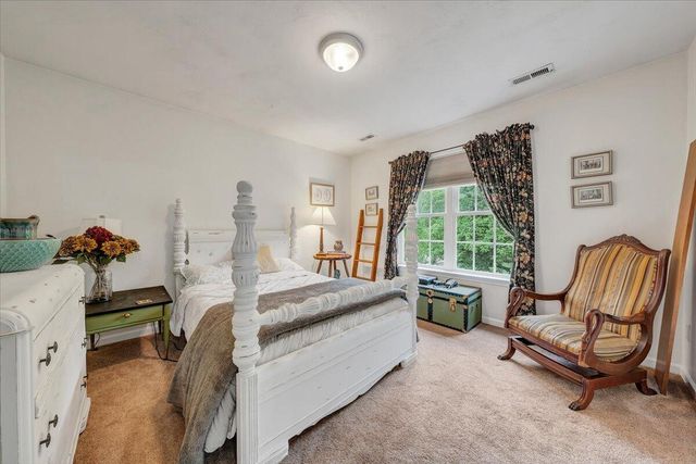 735 Ridgecrest LN, Roanoke, VA 24019
