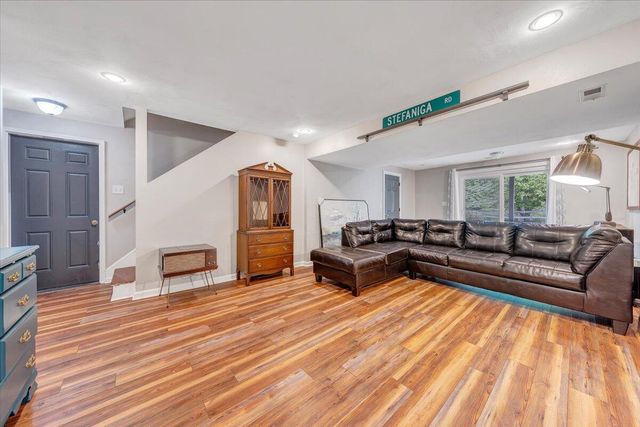 735 Ridgecrest LN, Roanoke, VA 24019