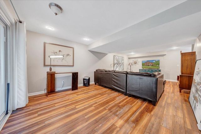 735 Ridgecrest LN, Roanoke, VA 24019