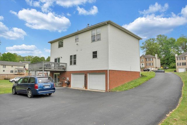 735 Ridgecrest LN, Roanoke, VA 24019