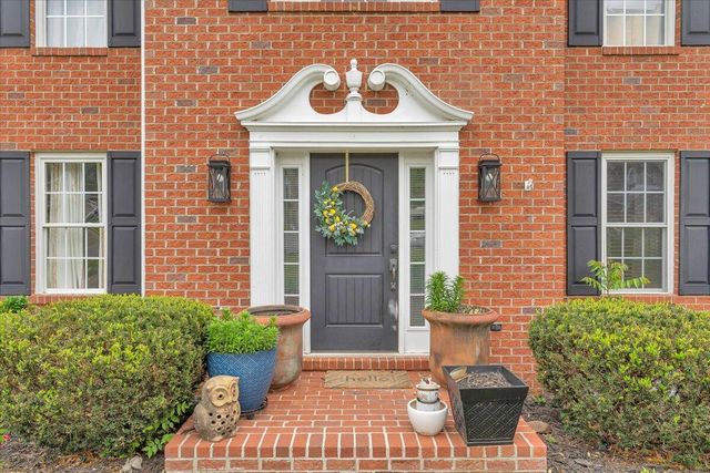 735 Ridgecrest LN, Roanoke, VA 24019