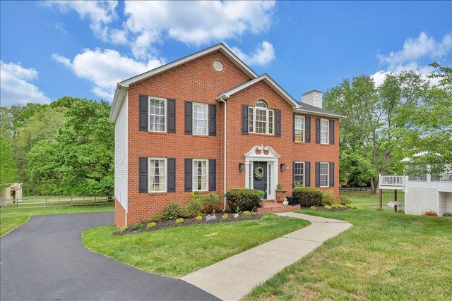 735 Ridgecrest LN, Roanoke, VA 24019