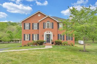 735 Ridgecrest LN, Roanoke, VA 24019