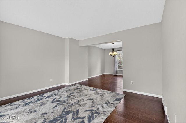 1801 Eaglecrest Road, Perrysburg, OH 43551