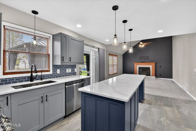 1801 Eaglecrest Road, Perrysburg, OH 43551