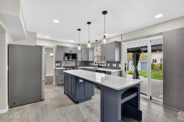 1801 Eaglecrest Road, Perrysburg, OH 43551