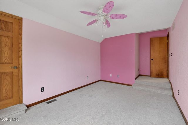 1801 Eaglecrest Road, Perrysburg, OH 43551