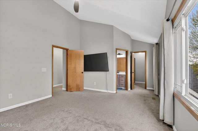 1801 Eaglecrest Road, Perrysburg, OH 43551