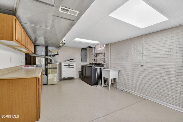 1801 Eaglecrest Road, Perrysburg, OH 43551