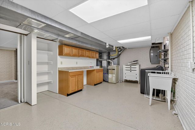 1801 Eaglecrest Road, Perrysburg, OH 43551