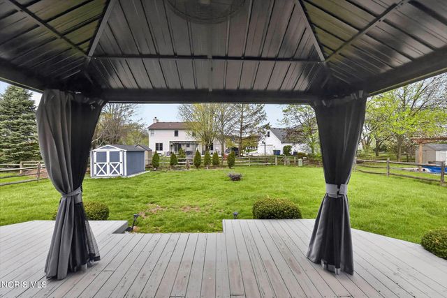 1801 Eaglecrest Road, Perrysburg, OH 43551