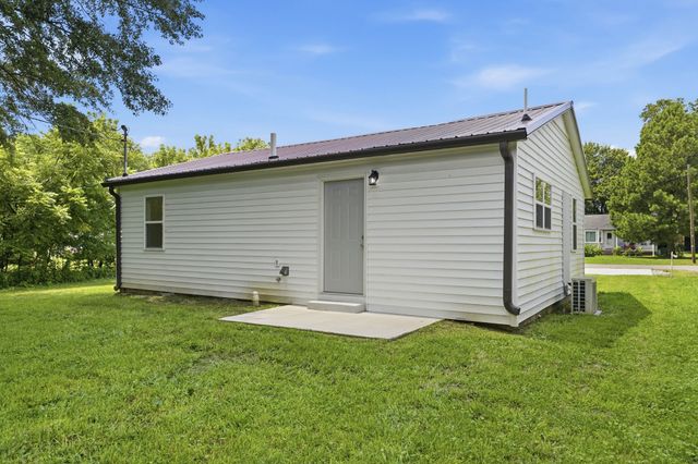 305 S Polk St, Tullahoma, TN 37388