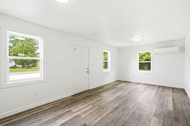 305 S Polk St, Tullahoma, TN 37388