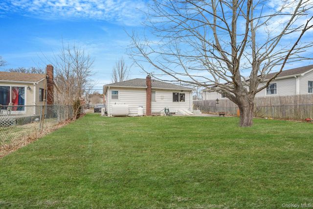 74 Argyle Drive, Shirley, NY 11967