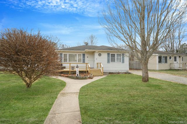 74 Argyle Drive, Shirley, NY 11967