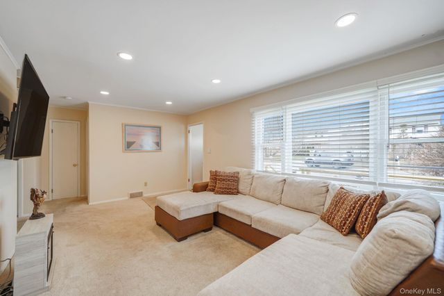 74 Argyle Drive, Shirley, NY 11967